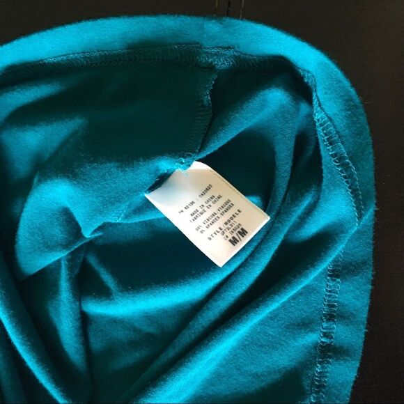 Guess top women’s size medium turquoise aqua long shirt good coverage modest - Picture 6 of 9